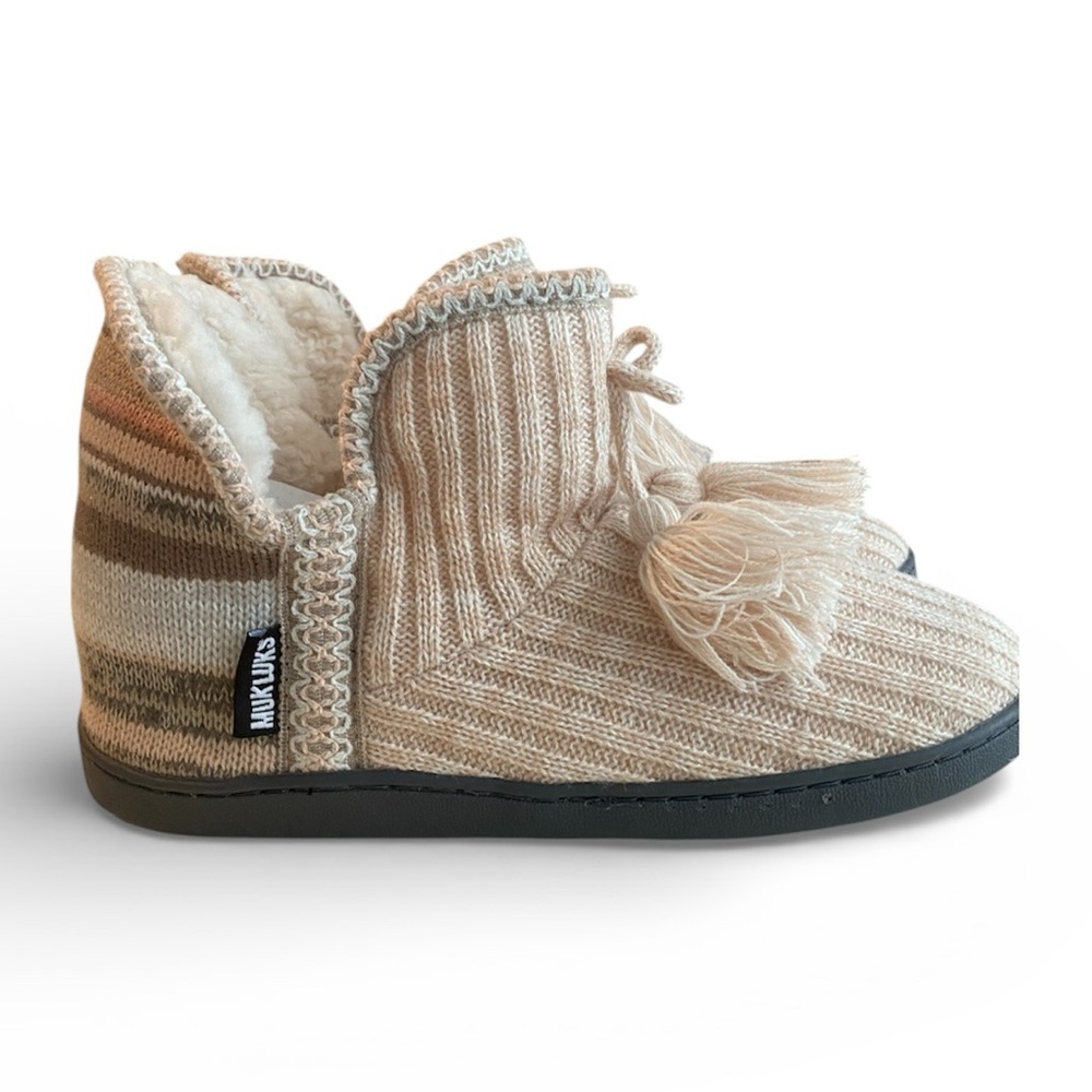 Muk Luks Amira Tassel Slippers , size XL 11-12